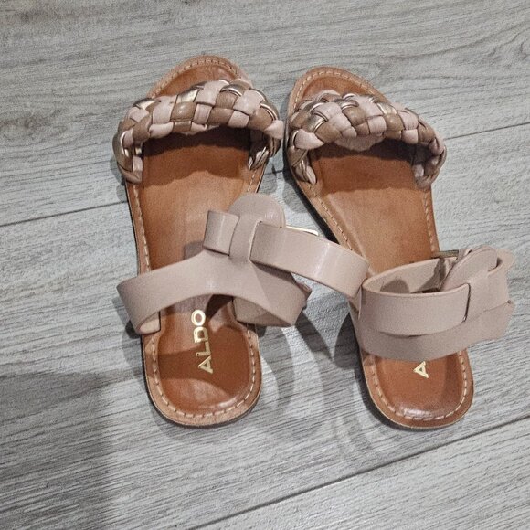 Aldo Sandal Color Brown with Pink straps size 7 - Picture 3 of 3